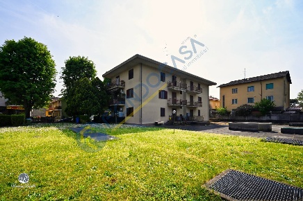Foto Appartamento in via Cavour 153, Senago di 129 m² con 3 locali