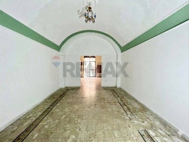 Foto Locale commerciale in Via Mannu 39/A, Sassari Centro Storico di 65 m²