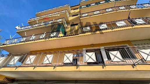 Foto Appartamento in Via Bologna 1, Carini Centro di 118 m² con 8 locali