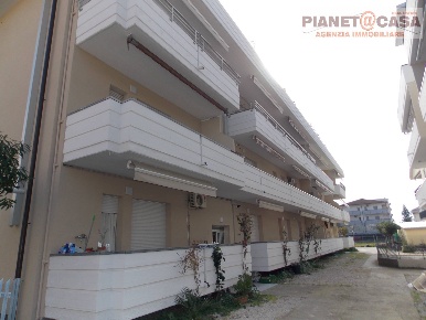 Foto Appartamento in Via Adda, Alba Adriatica Lungomare Marconi di 140 m²