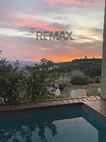 Foto Villa unifamiliare a Foligno Carpello, Scopoli, Casenove, Verchiano