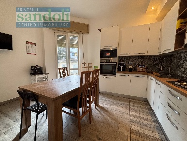 Foto Appartamento in Via Guicciardini, Vercelli Semicentro di 100 m²