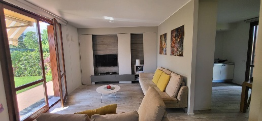 Foto Villa unifamiliare in Marco Polo 10, Cassano Magnago di 210 m²