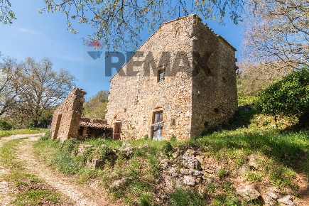 Foto Rustico in Via della Madonna 0, Semproniano di 300 m² con 3 locali