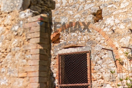 Foto Rustico in Via della Madonna 0, Semproniano di 300 m² con 3 locali