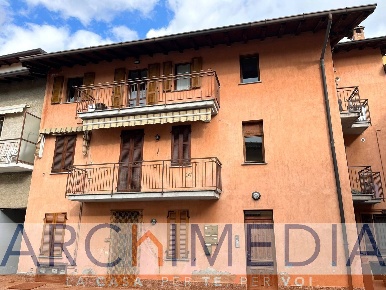 Foto Appartamento in Via Antonio Gramsci, Malnate Centro di 62 m²