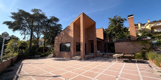 Foto Villa unifamiliare in Via dei Ligustri 55, Grottammare di 650 m²