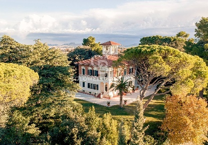 Foto Villa unifamiliare in Via Bartoluccio 31, Filottrano di 769 m²