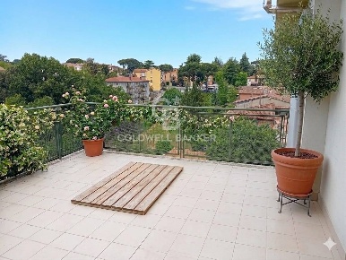 Foto Attico in Viale G. Marconi 19, Sutri Centro di 130 m² con 4 locali