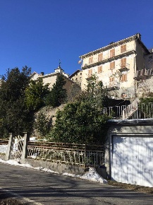 Foto Villa unifamiliare in Frazione Costa, Fobello di 350 m² con 11 locali
