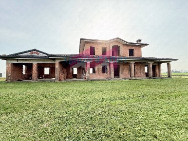 Foto Villa unifamiliare in Via Alfeo Raisi, Castelnovo Bariano di 350 m²