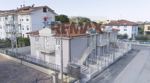 Foto Appartamento in Via Tevere 19, Ostra Pianello di 100 m² con 4 locali