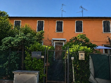 Foto Villa a schiera in Via del Lavoro 11, Molinella Centro di 103 m²