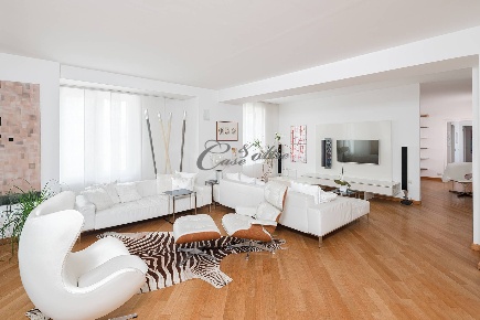 Foto Appartamento in Via Como, Novedrate Centro di 420 m² con 7 locali