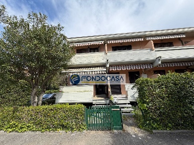 Foto Villa a schiera in Viale Roma, Massa Marina di Massa Centro di 115 m²