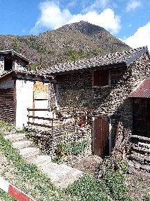 Foto Rustico in Località Loco Peinano snc, Sueglio di 63 m² con 2 locali