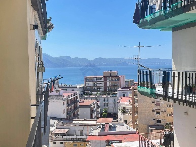 Foto Appartamento in via vesuvio, Torre Annunziata di 115 m² con 4 locali