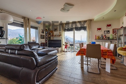 Foto Case semi ndipendenti in Via Libertà 14, Cugliate-Fabiasco di 334 m²