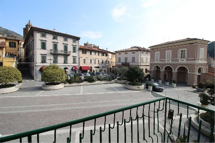 Foto Appartamento a Buti Centro di 113 m² con 5 locali in vendita