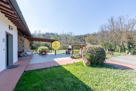 Foto Casa indipendente a Figline e Incisa Valdarno Aiaccia di 250 m²