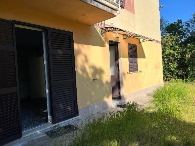 Foto Case semi ndipendenti a Massa Ronchi - Poveromo di 80 m² con 4 locali