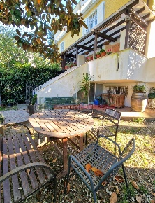 Foto Appartamento in Via della Porcigliana, Livorno di 130 m² con 5 locali