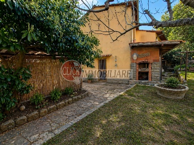 Foto Casa indipendente a Borgo San Lorenzo di 115 m² con 5 locali