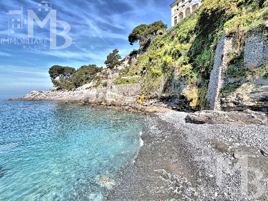 Foto Appartamento in Via Romagneno 64, Recco Centro di 64 m² con 4 locali