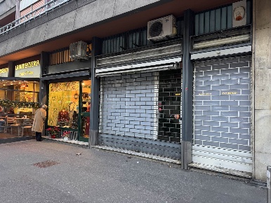 Foto Negozio in VIA SACCO 5, Milano Frua di 50 m² con 1 locali in affitto