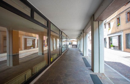 Foto Negozio a Tricesimo Centro di 111 m² con 3 locali in affitto