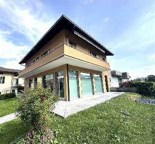 Foto Negozio in via del pino, Olginate di 368 m² con 2 locali in affitto