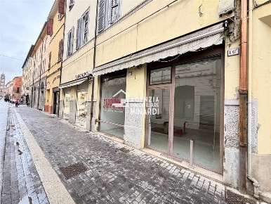 Foto Negozio in CORSO GARIBALDI, Faenza di 56 m² con 1 locali in vendita