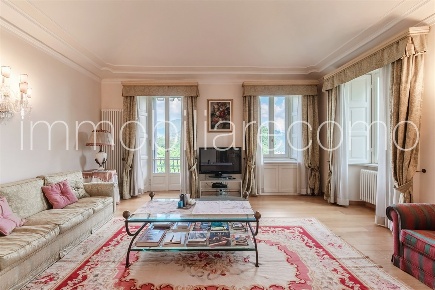 Foto Appartamento in Via Cardano, Como Cardano di 190 m² con 5 locali