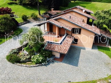 Foto Villa unifamiliare in Via San Fermo, San Fermo della Battaglia
