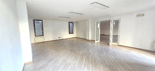 Foto Ufficio in via carnevali piccio, Cremona Centro di 150 m² con 3 locali