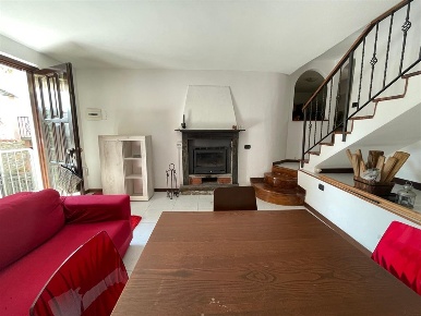Foto Appartamento in Via Garibaldi, Cuasso al Monte Borgnana di 85 m²