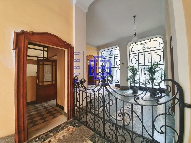 Foto Appartamento in via Zezon, Milano Centrale di 95 m² con 3 locali