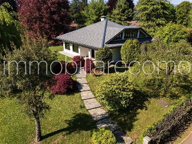 Foto Villa unifamiliare in via per Montorfano, Montorfano Cascina Pelada