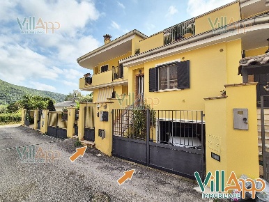Foto Villa unifamiliare in Via del Mirto 7, Fondi Centro di 60 m²