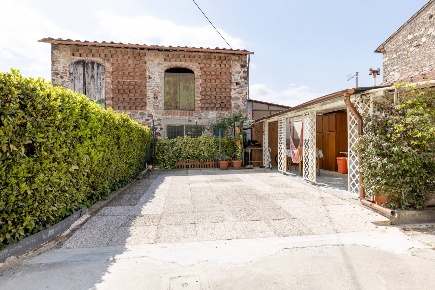 Foto Rustico in Via di Carraia, Capannori Carraia - Colognora di 150 m²