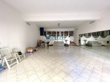 Foto Locale commerciale in Roma, San Benedetto del Tronto Centro di 110 m²