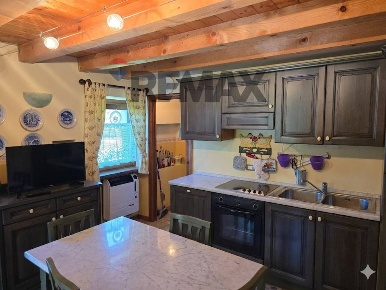 Foto Casa indipendente in Via Ortigher 1, Lamon Centro di 78 m² in vendita
