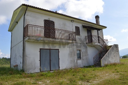 Foto Casa indipendente in Casacastalda, Valfabbrica Casacastalda di 250 m²