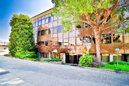 Foto Capannone industriale a Segrate di 1300 m² in affitto