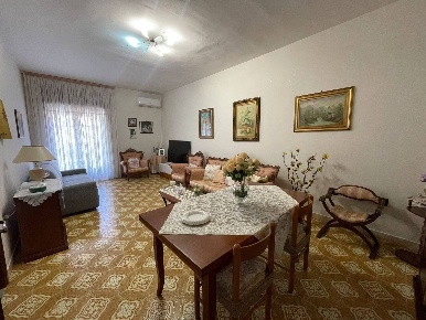 Foto Appartamento in Via Napoli 60, Maddaloni Centro di 116 m² con 3 locali