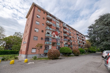 Foto Appartamento in Via Ugo Betti 50, Milano Gallaratese di 85 m²