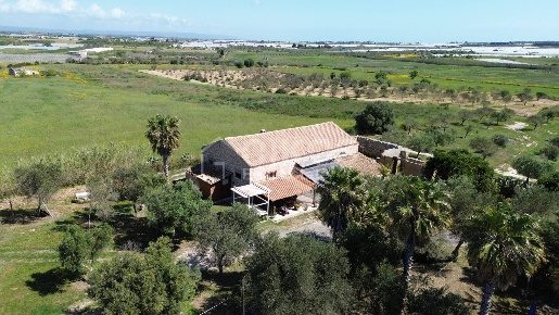 Foto Rustico in contrada cuba, Noto di 300 m² con 8 locali in vendita