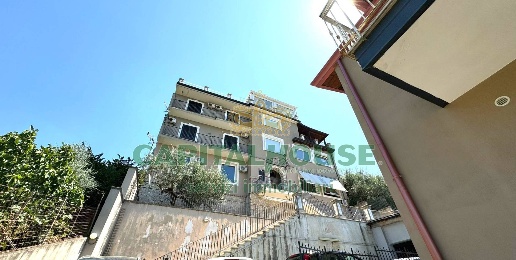 Foto Appartamento in quadrelle, Quadrelle di 200 m² con 4 locali in vendita