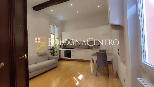 Foto Appartamento in Via Val D'aposa, Bologna Centro Storico di 57 m²