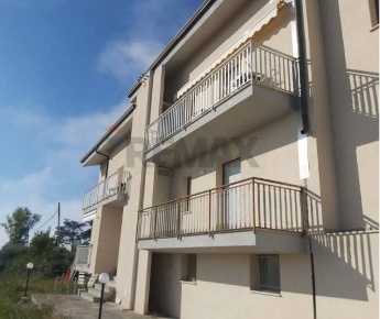 Foto Appartamento in Via Ceraioli 15, Perugia Pianello di 120 m² in vendita